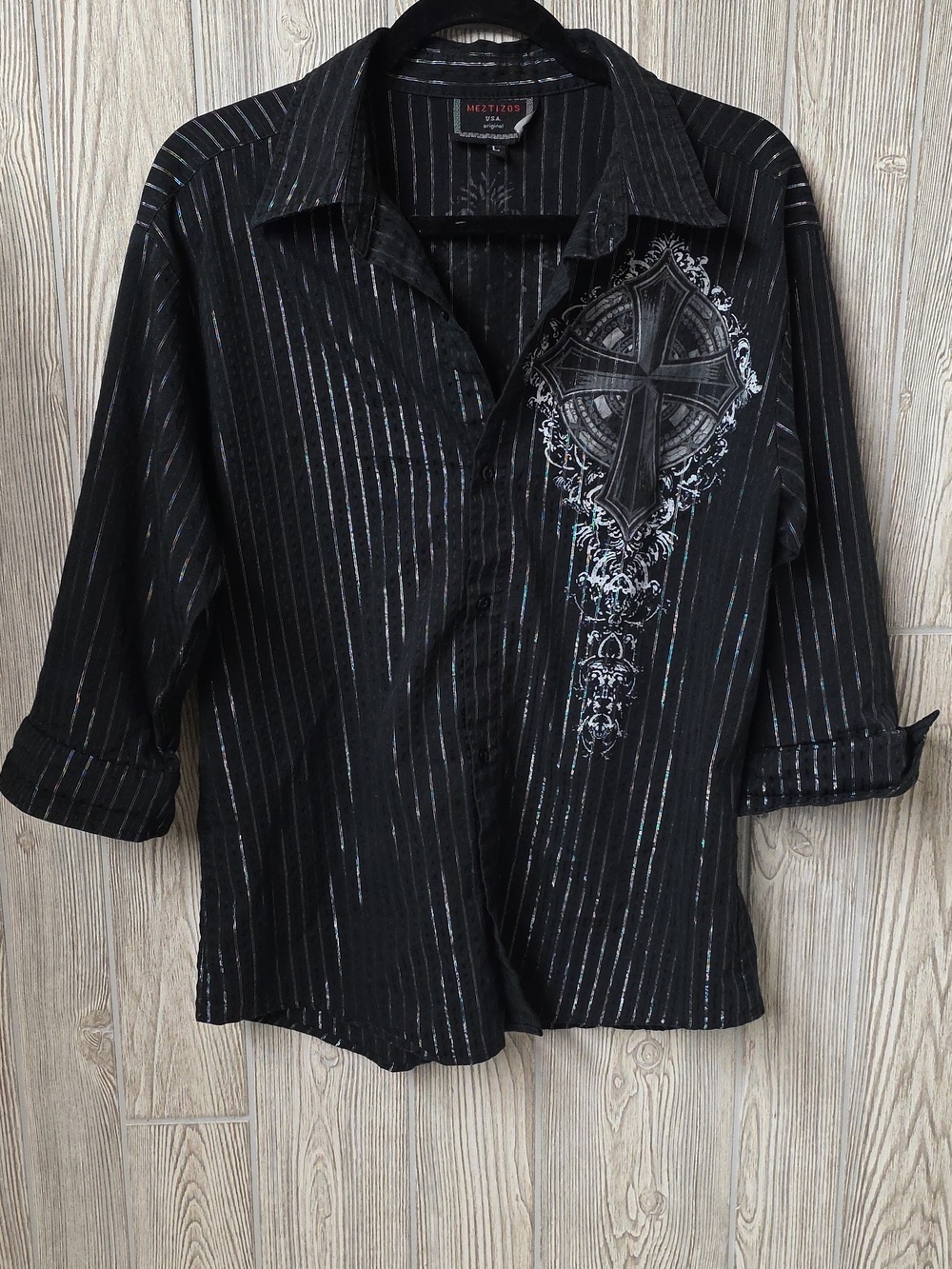 Meztizos Black Striped Button-Up Shirt with Cross Graphic Mens Size Large